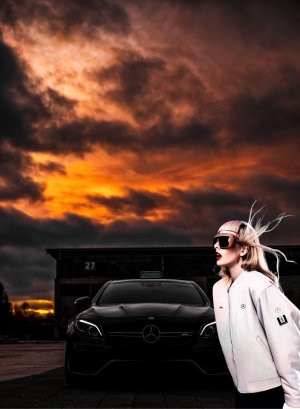 Mercedes Benz Kongsberg  77 Dr Anne von Peck  3D SLS 4Matic  V8 2Turbo  Hybrid Streckenversion...jpg