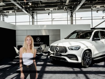 Mercedes Benz Anne von Peck Kongsberg Werk Norge 2Turbo V8M278 4Matic hydroelektrische Federung.jpg